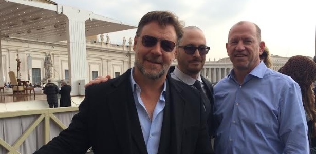 19.mar.2014 - Russell Crowe, o diretor Darren Aronofsky e o executivo da Paramount Rob Moore participam de audiência pública do Papa Francisco no Vaticano - Reprodução/Instagram