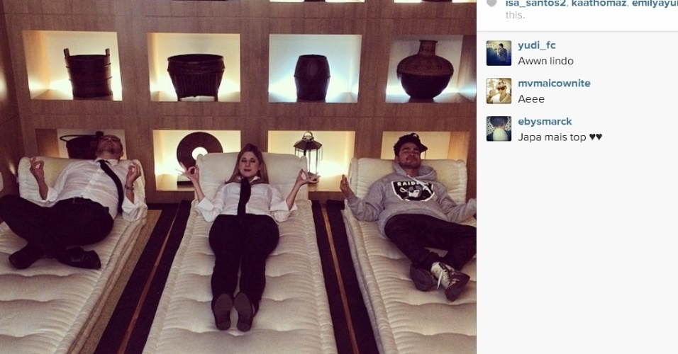 19.mar.2014- Yudi grava "CQC" ao lado de Dani Calabresa e Jorge Maria. No Instagram, ele publicou uma foto ao lado da dupla em momento de meditação