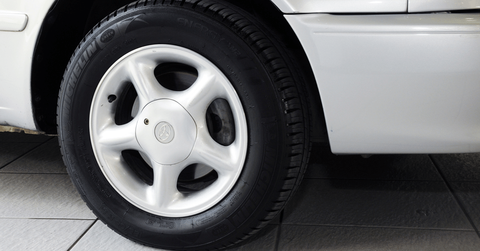 Toyota Corolla XEi 1.8 2002/02 - Murilo Góes/UOL