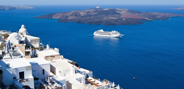 As ilhas gregas são um dos destinos para onde o turista pode escapar durante a Copa - Divulgação/Regente Seven Seas