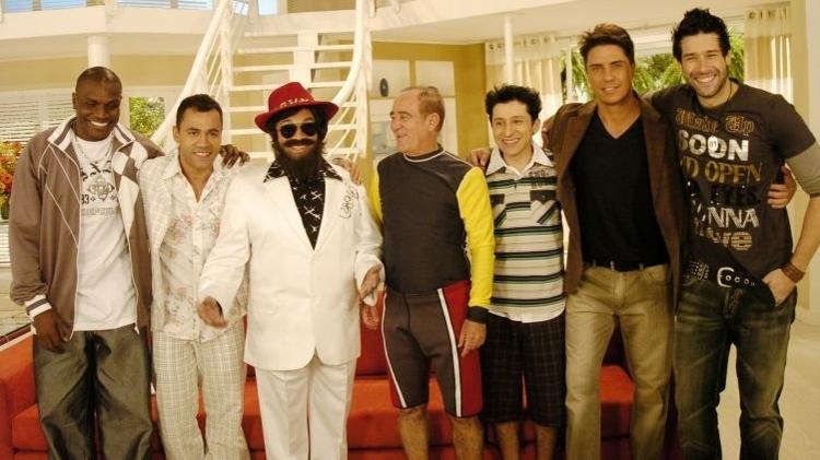 22.jun.2008 - Dedé Santana (de chapéu e barba) aparece disfarçado no programa que marcou o reencontro com Didi, dez anos após a estreia de "A Turma do Didi" - Divulgação - Divulgação