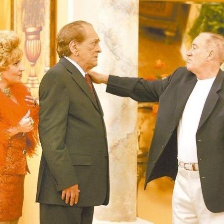 25.jul.2009  - Da esq. para a dir., Cláudia Rodrigues, Lúcio Mauro e Renato Aragão gravam cena do programa que comemorará os dez anos do "Zorra Total" - Divulgação - Divulgação