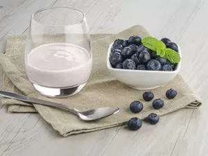 Equilibra açúcar do sangue, controla colesterol: os benefícios do iogurte