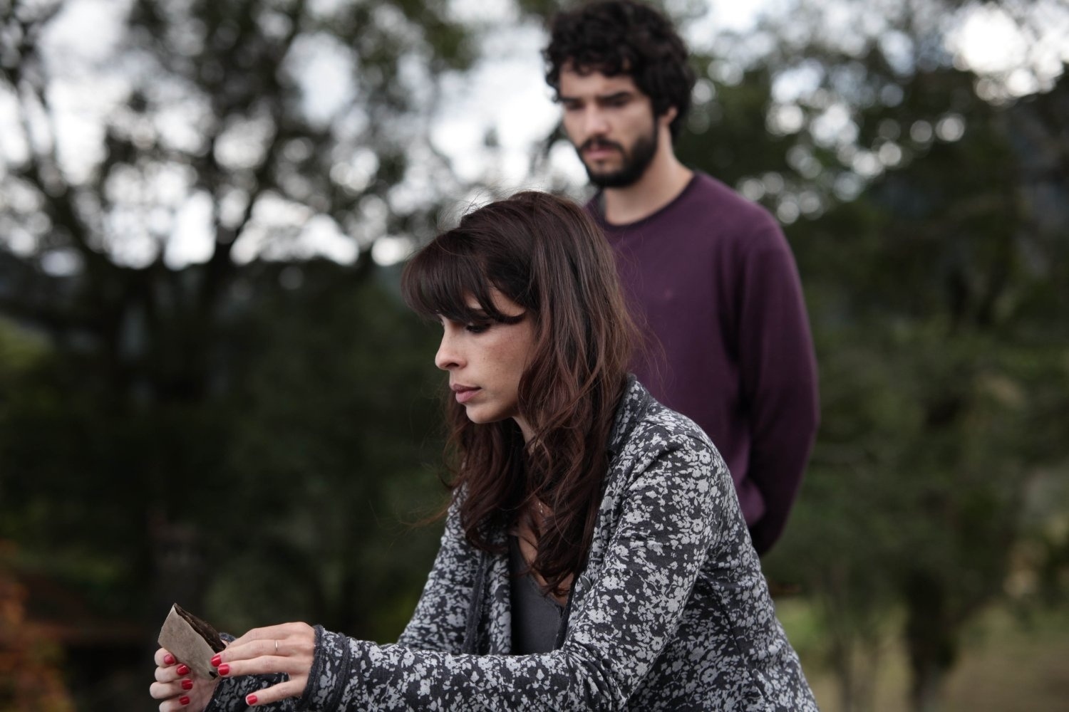 Maria Ribeiro e Caio Blat em cena de "Entre Nós", do diretor Paulo Morelli - Divulgação