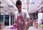 Marcelo reclama de bagunça deixada por sisters na cozinha: "Essa mulherada" - Reprodução/TV Globo