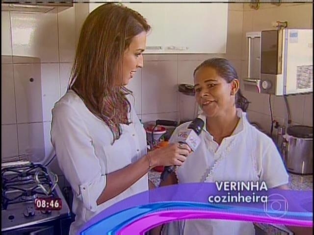 31.mar.2014 - Talitha Morete entrevistou Verinha, cozinheira de André Marques