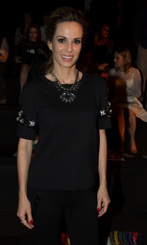 31.mar.2014- Ana Furtado confere primeiro dia de desfiles do São Paulo Fashion Rio