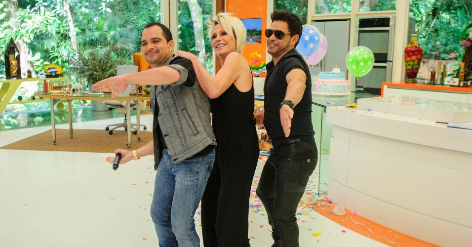 1.abr.2014 - Ana Maria Braga, Zezé di Camargo e Luciano dançam "Conga, La Conga", de Gretchen