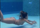 O último mergulho - Angela se despede da piscina da casa do "BBB14" - Reprodução/TV Globo