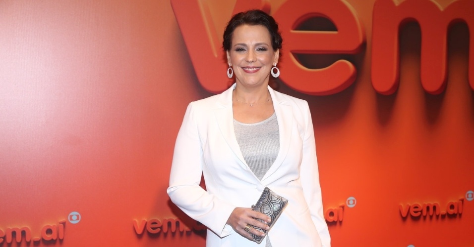 2.abr.2014 - Ana Beatriz Nogueira prestigiou a  "vem_aí", festa promovida pela Globo para apresentar a nova programação da emissora. O evento aconteceu em São Paulo