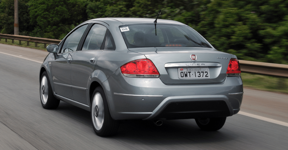 Fiat Linea Essence Dualogic 2015 - Murilo Góes/UOL