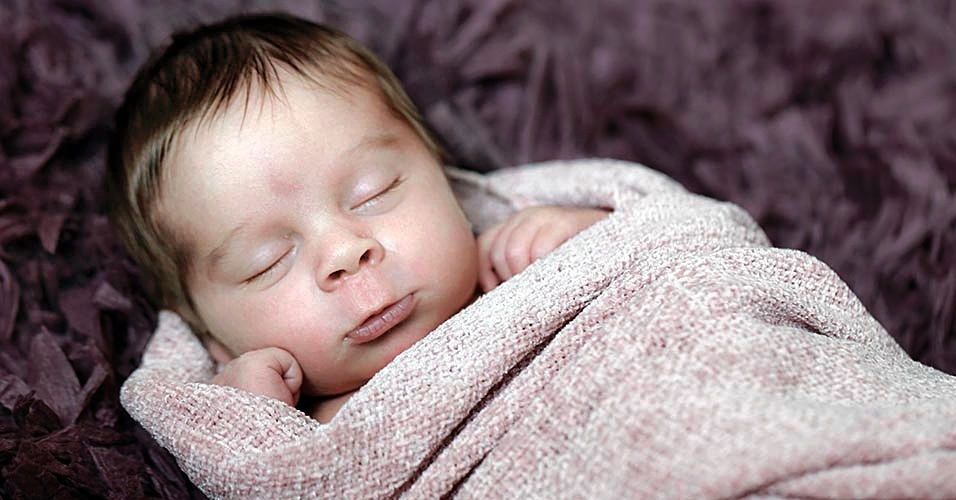 Deixe a máquina fotográfica sempre pronta no quarto do bebê. Não faltarão oportunidades de fazer fotos como essa da fotógrafa Wanezza Soares, da Feito Criança (www.facebook.com/feitocriancafotografia?fref=ts ) - Wanezza Soares/Feito Criança/Divulgação