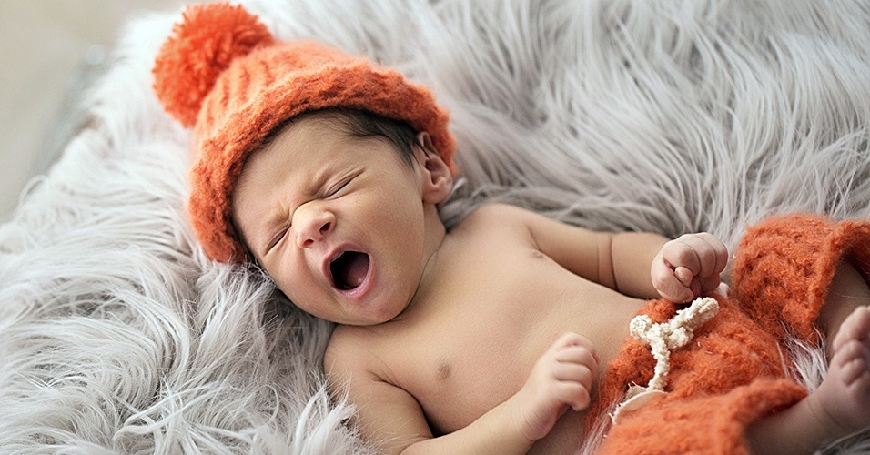 Os bebês têm duas vezes mais períodos de sono ativo ou leve do que os adultos. É nessa fase que a criança costuma sorrir e fazer poses espontâneas e cheias de graça - Wanezza Soares/Feito Criança/Divulgação