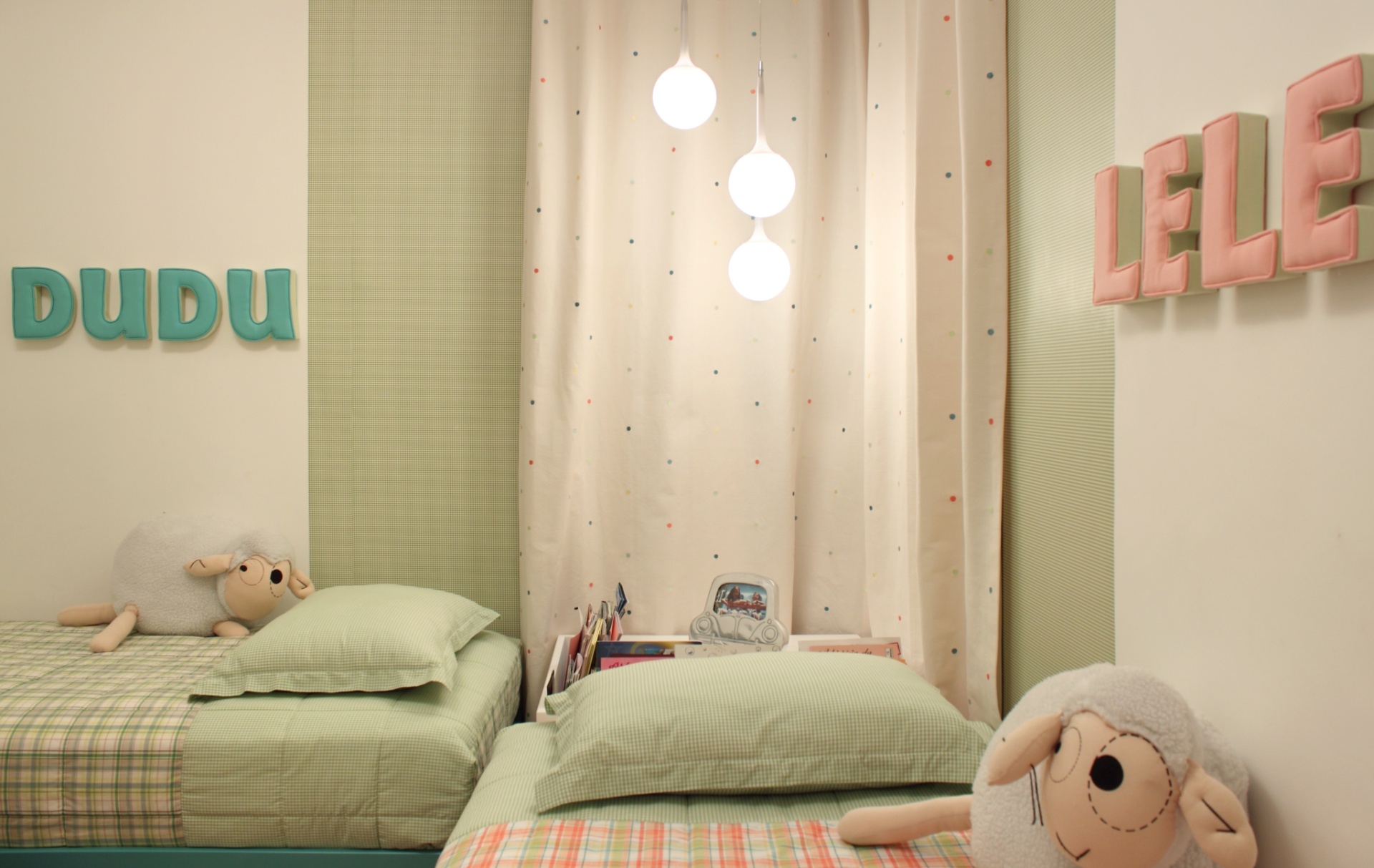 Confira Sugest Es Para Decorar O Quarto De Beb S E Crian As Bol ~ Imagens Para Decorar O Quarto E Quarto De Casal De Gemeos Confira Sugest Es Para Decorar O Quarto De Beb S E Crian As Bol ~ Imagens Para Decorar O Quarto E Quarto De Casal De Gemeos