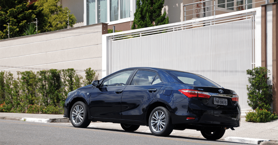 Toyota Corolla Altis 2015 - Murilo Góes/UOL
