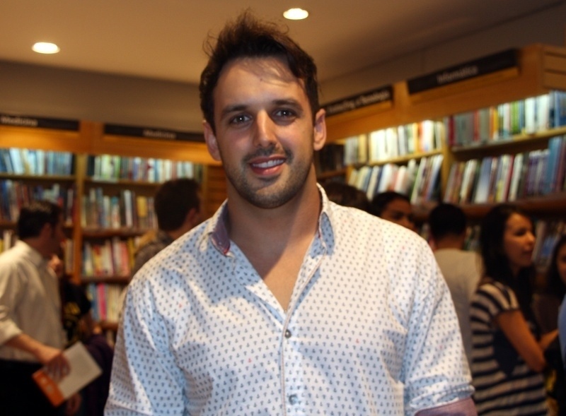 3.abr.2013 - Rodrigo Capela no lançamento do livro "Autobiografia não autorizada - Oscar Filho" na livraria Saraiva do Shopping Eldorado, em São Paulo