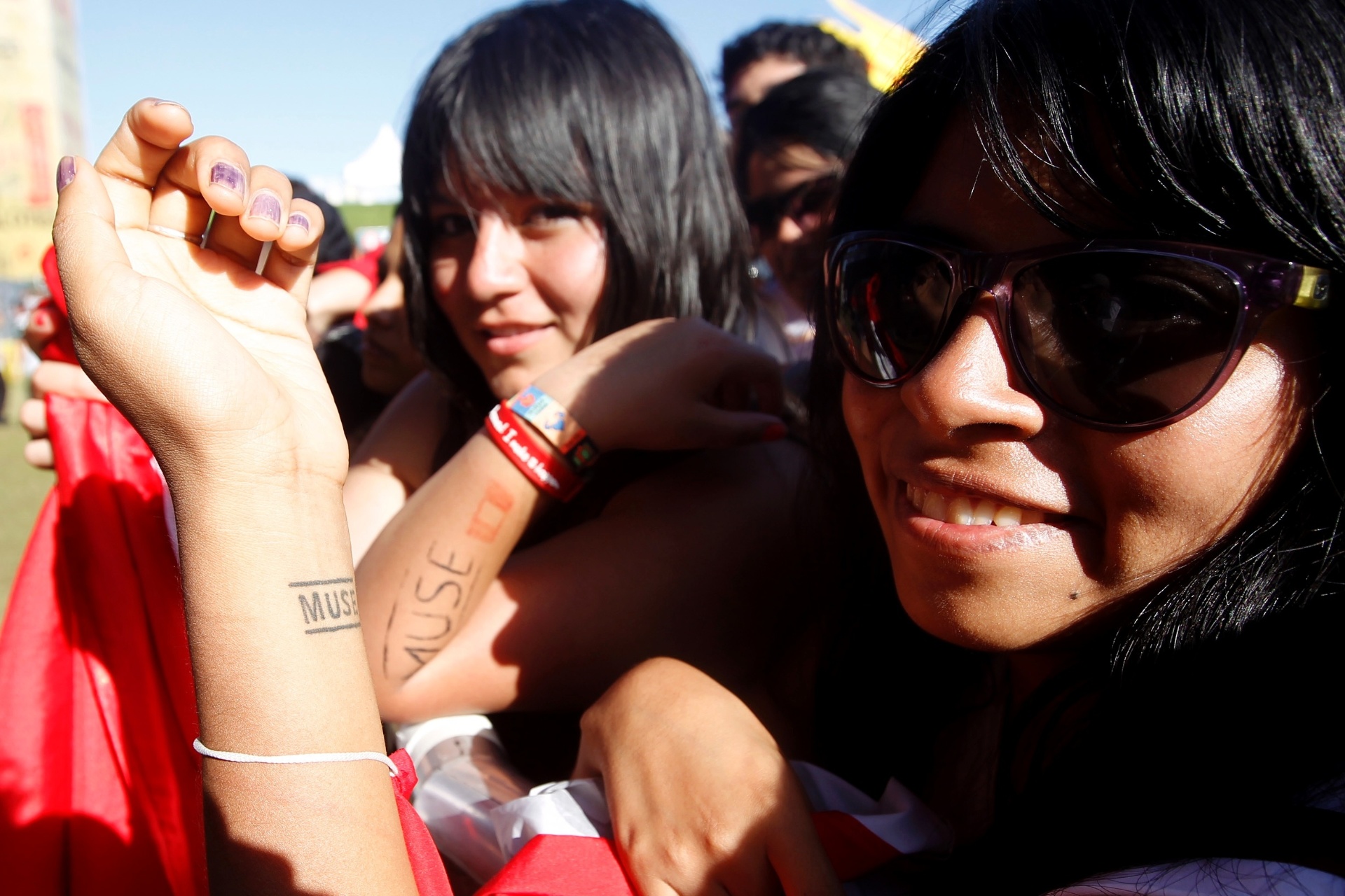 05.abr.2014 - Fãs do Muse aguardam show da banda no Lollapalooza 2014, no Autódromo de Interlagos, em São Paulo - Reinaldo Canato/UOL