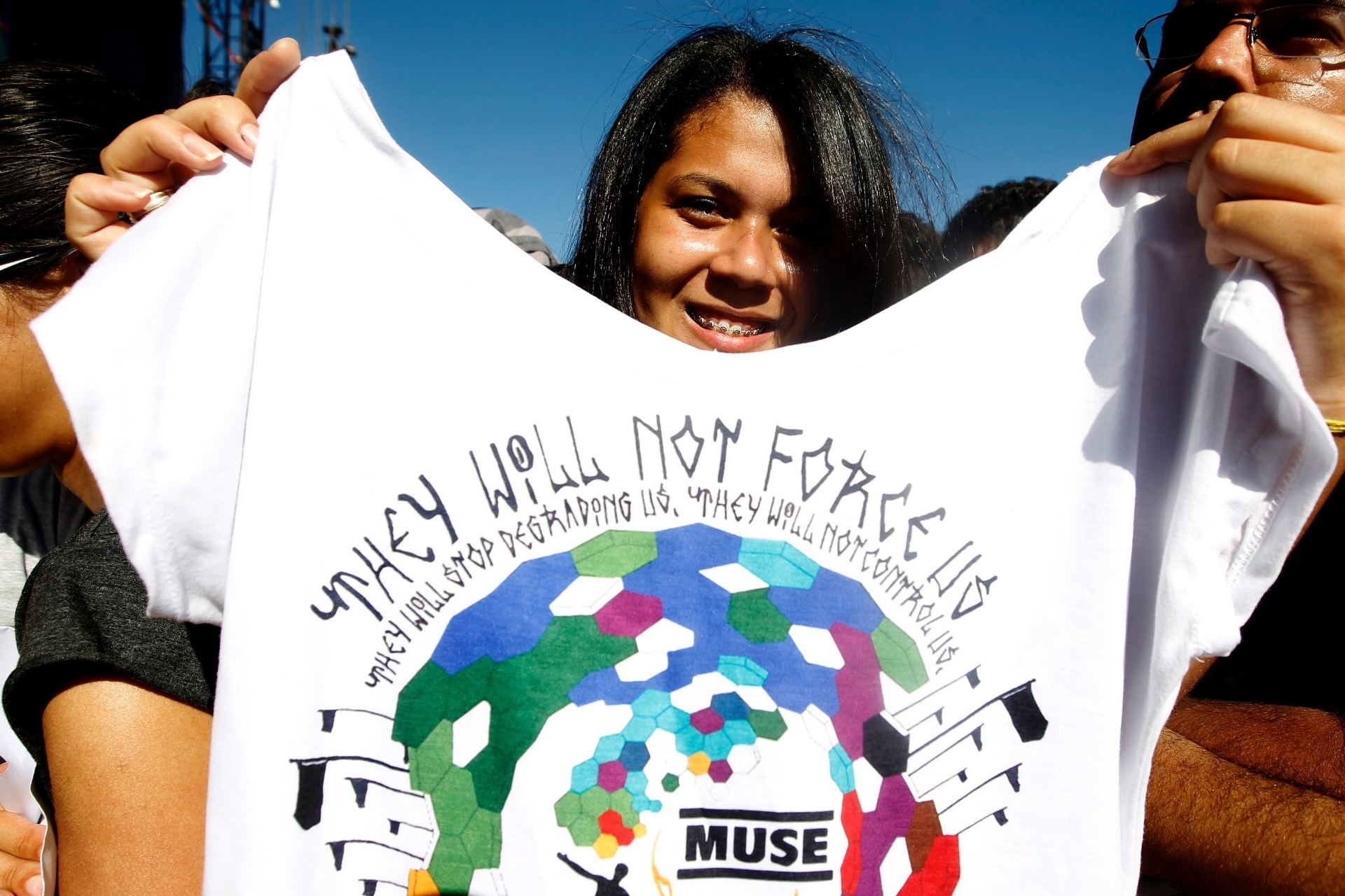 05.abr.2014 - Fãs do Muse aguardam show da banda no Lollapalooza 2014, no Autódromo de Interlagos, em São Paulo - Reinaldo Canato/UOL