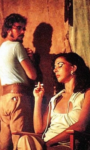 1979- Os atores José Wilker e Betty Faria em "Bye Bye Brasil"