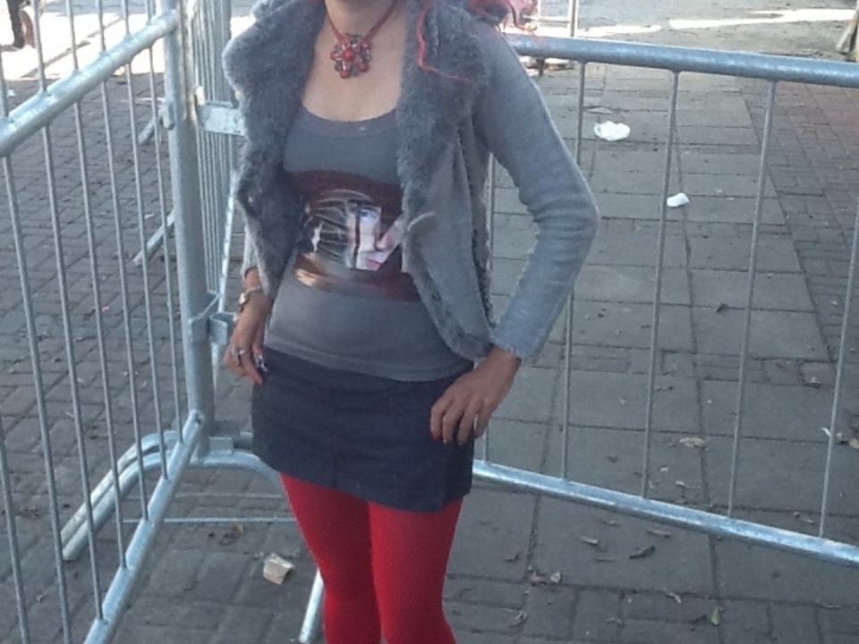 5.abr.2014 - A costureira Luci Brito, de 35 anos, é a primeira na fila do Lollapalooza neste sábado - Thays Almendra/UOL