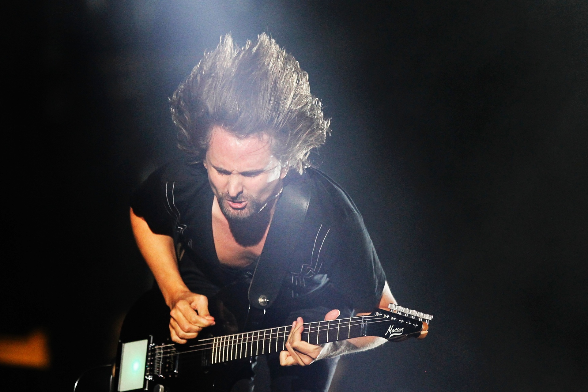 5.abr.2014 - Matthew Bellamy se apresenta à frente do Muse no Lollapalooza 2014 no Autódromo de Interlagos, em São Paulo - Reinaldo Canato/UOL