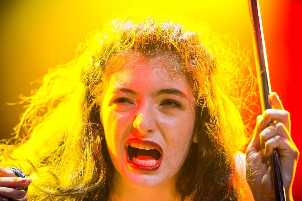 05.abr.2014 - Lorde se apresenta no palco do Lollapalooza 2014 no Autódromo de Interlagos, em São Paulo - Rodrigo Capote/UOL