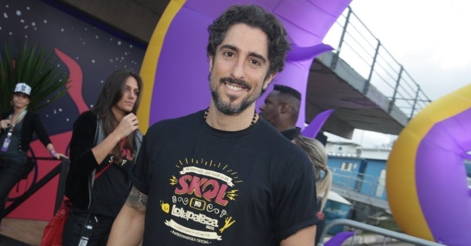 5.abr.2014 - Marcos Mion aparece sem a mulher, Suzana Gullo, no Lollapalooza 2014 no Autódromo de Interlagos, em São Paulo