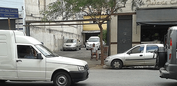 Vendedor de carros na "boca", centro de São Paulo - Leonardo Felix/UOL - Leonardo Felix/UOL