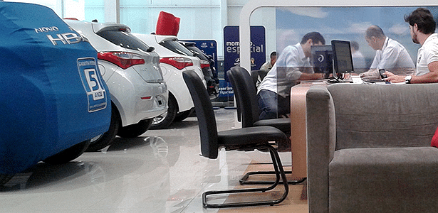 Vendedor de loja da Hyundai em São Paulo - Leonardo Felix/UOL - Leonardo Felix/UOL