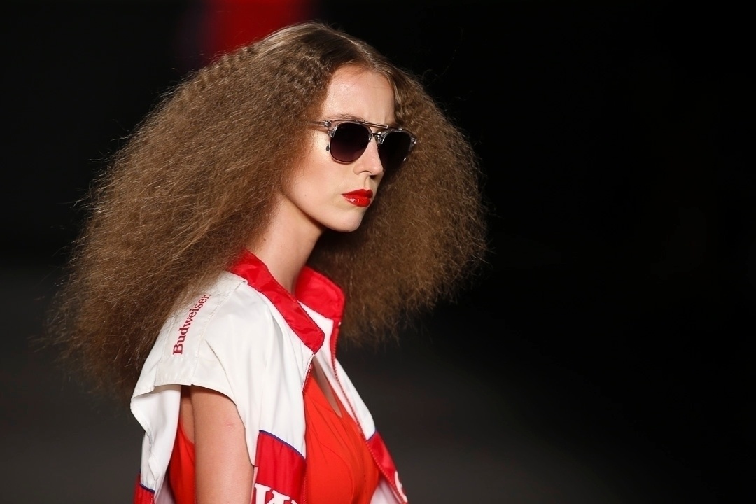 8.abr.2014 - Desfile Ausländer, Fashion Rio, verão 2015 - Alexandre Schneider/UOL