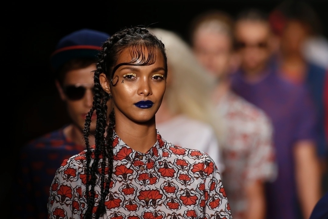 8.abr.2014 - Desfile Ausländer, Fashion Rio, verão 2015 - Alexandre Schneider/UOL