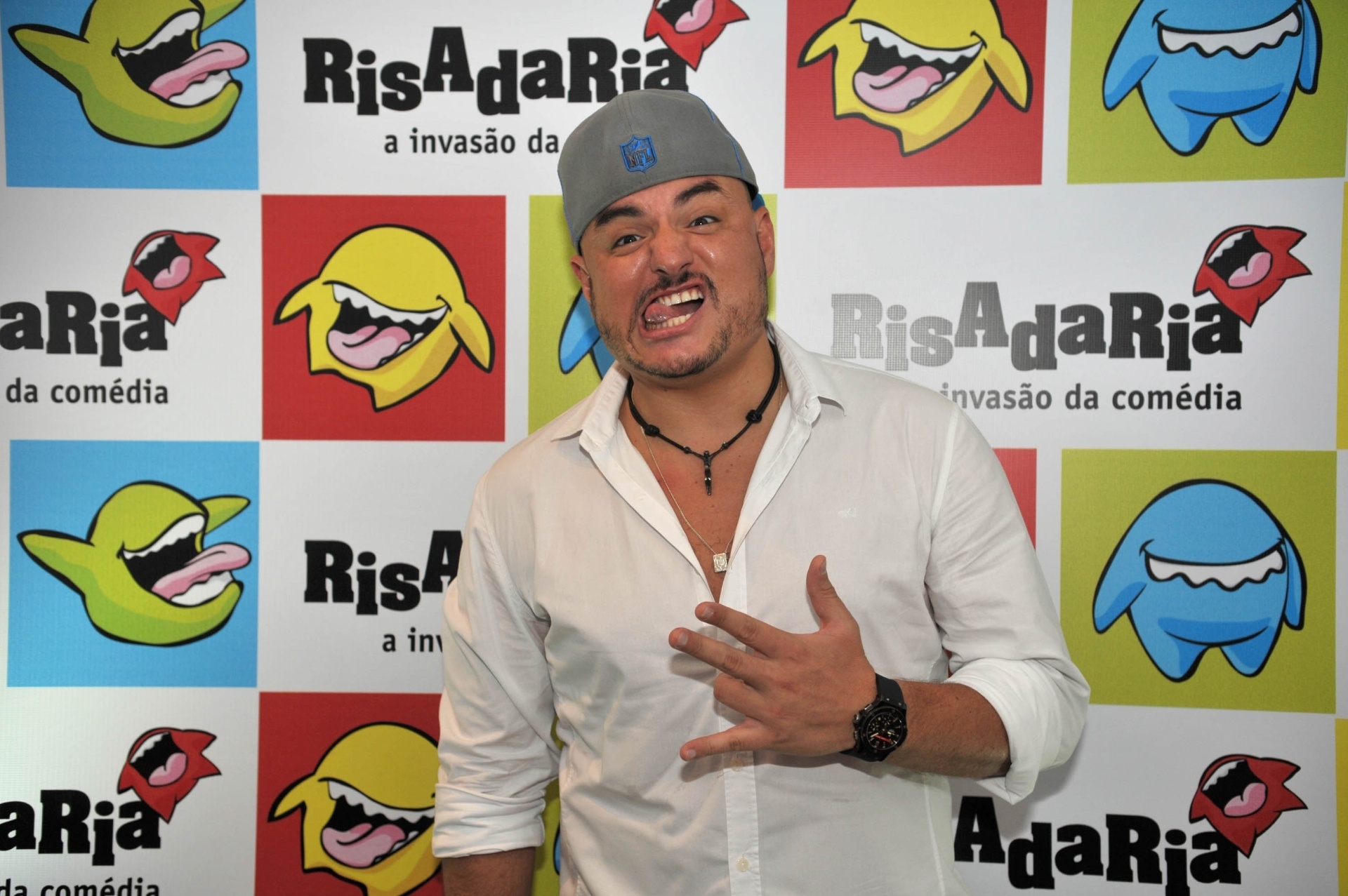 8.abr.2014 - Carlinhos Silva vai à estreia do Risadaria 2014, em São Paulo - Divulgação