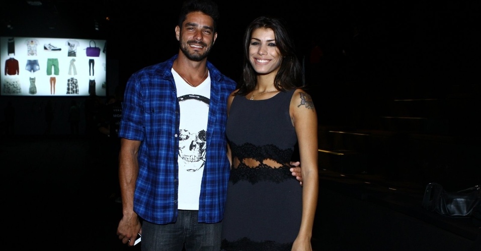 9.abr.2014 - O casal de ex-BBBs Diego e Franciele marcam presença no Fashion Rio