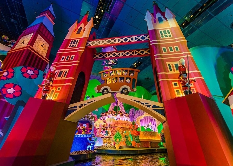 Detalhe interno do "It?s a Small World" da Disneyland Paris; a atração na França é a maior da área Fantasyland