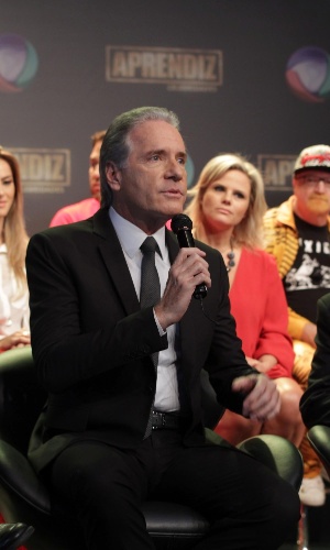 10.abr.2014 - Roberto Justus fala sobre o "Aprendiz Celebridades" em evento de apresentação do reality show nos estúdios da Record, em São Paulo