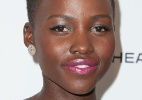 Currículo da beleza: Lupita aposta em maquiagem colorida e pele iluminada - Getty Images