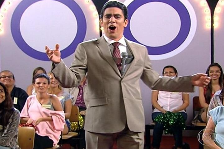 Marcelo Adnet imitando Silvio Santos no Tá no Ar: A TV na TV, da Globo
