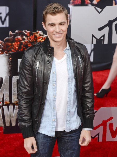 13.abril.2014 - Dave Franco no tapete vermelho do MTV Movie Awards - EFE