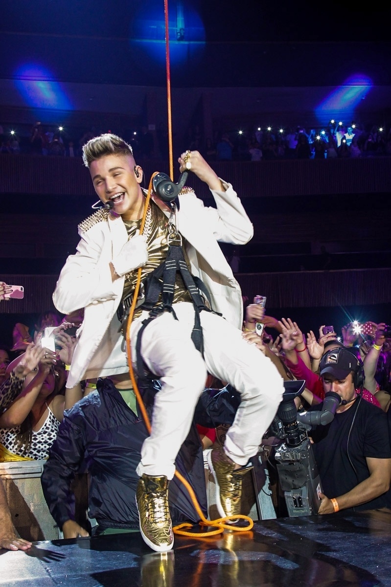 13.abril.2014 - MC Gui grava o seu primeiro DVD em São Paulo. Aos 15 anos, o menino chamado Guilherme Kaue Castanheira Alves faz sucesso com o chamado funk ostentação. O show cheio de efeitos especiais aconteceu na casa de espetáculos Citibank Hall, na noite deste domingo (13) - Manuela Scarpa/Photo Rio News