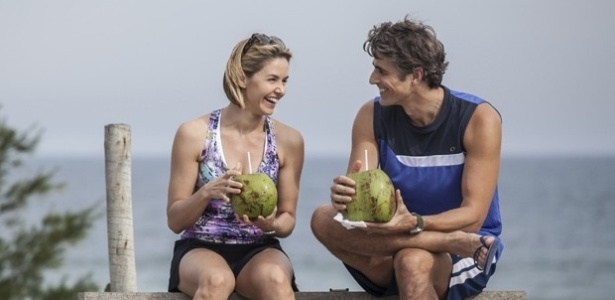 Em conversa à beira-mar, Cadu desabafa com a médica Silvia