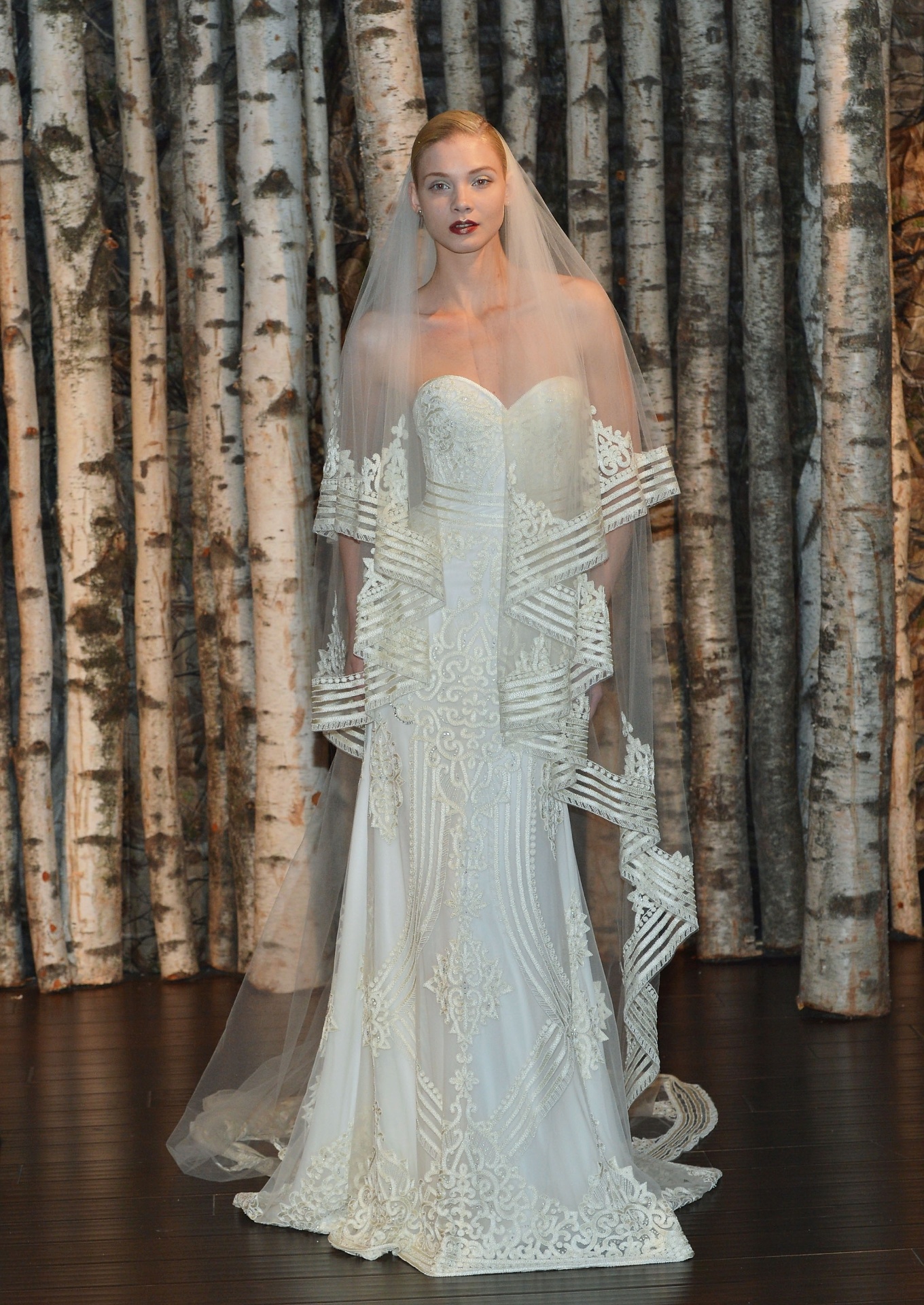 (12.abr.2014) Apresentação da coleção de vestidos de noiva de Naeem Kahn - Slaven Vlasic/Getty Images