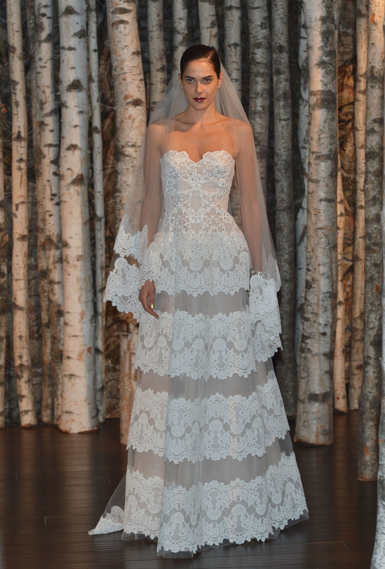 (12.abr.2014) Apresentação da coleção de vestidos de noiva de Naeem Kahn - Slaven Vlasic/Getty Images