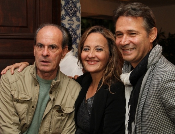 15.abr.2014 - Ney Matogrosso, Cláudia Netto e Nelson Freitas vão ao lançamento do livro "25 Anos do Prêmio da Música Brasileira", de Antonio Carlos Miguel