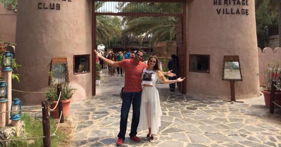 16.abr.2014 - Latino e Rayanne Morais curtiram lua de mel em Dubai, nos Emirados Árabes. Eles se casaram no dia 12 de março em cerimônia realizada no Rio