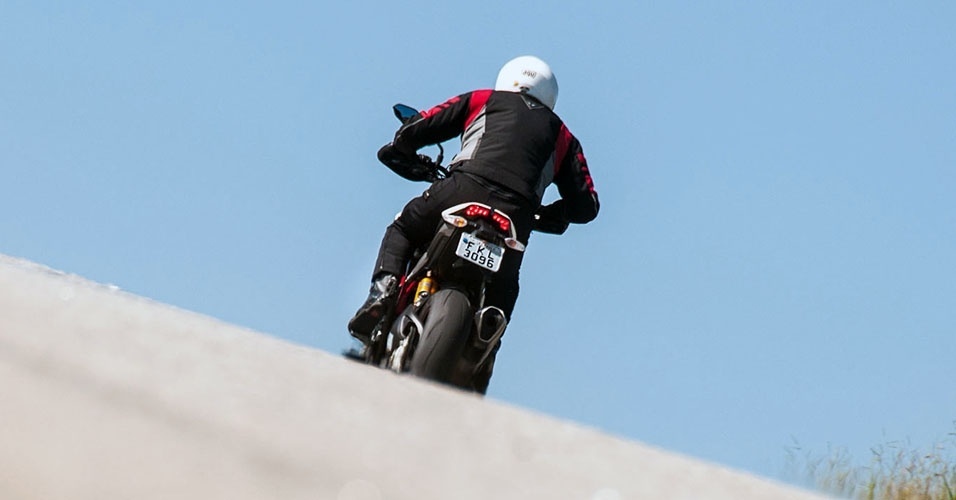 Ducati Hypermotard SP - Doni Castilho/Infomoto