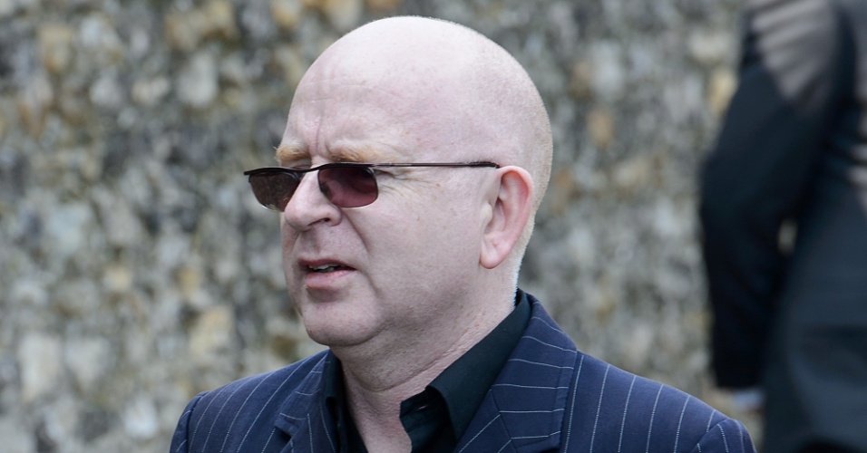 21.abr.2014 - Alan Mcgee no funeral de Peaches Geldof, em  Davington, na Inglaterra