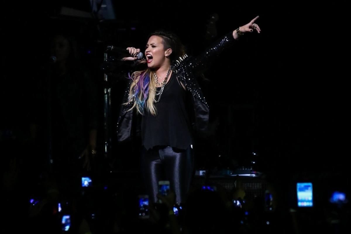 22.abr.2014 - A cantora e atriz americana Demi Lovato se apresenta no Citibank Hall em São Paulo - Manuela Scarpa/Photo Rio News