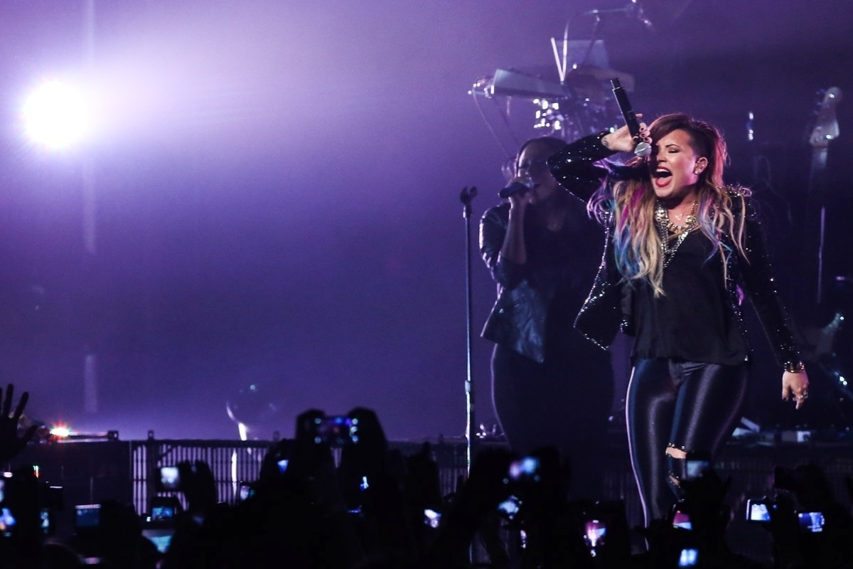 22.abr.2014 - A cantora e atriz americana Demi Lovato se apresenta no Citibank Hall em São Paulo - Manuela Scarpa/Photo Rio News