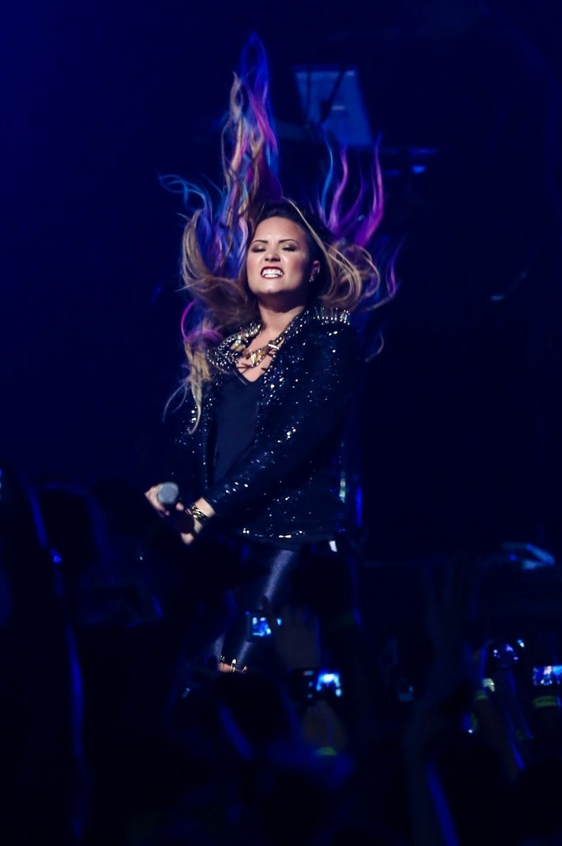 22.abr.2014 - A cantora e atriz americana Demi Lovato se apresenta no Citibank Hall em São Paulo - Manuela Scarpa/Photo Rio News