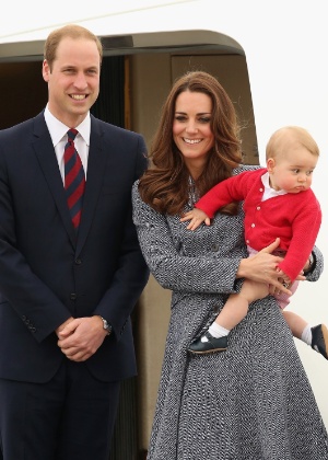 Príncipe William, a duquesa de Cambridge, Kate Middleton, e o pequeno George 